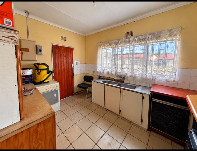 5 BEDROOM HOUSE FOR SALE IN VANDERBIJLPARK CW 3